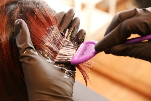 Thuốc nhuộm tóc nổi tiếng có độ bền và độ an toàn như thế nào?

