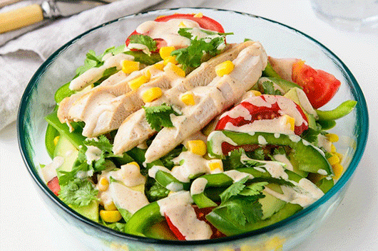 Cách Trộn Salad Kiểu Tây Âu Ăn Cùng Gà Nướng Ngon Tuyệt