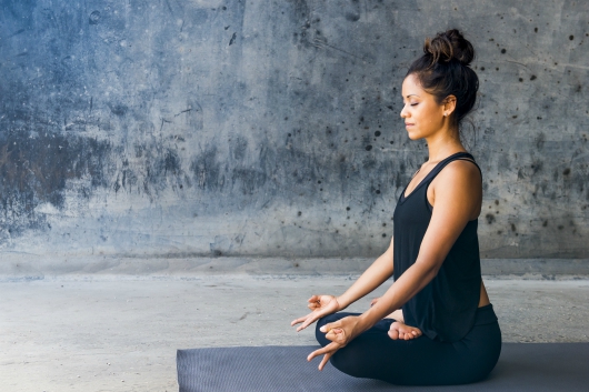 Yoga Là Gì? Lợi Ích Của Yoga Đối Với Sức Khỏe